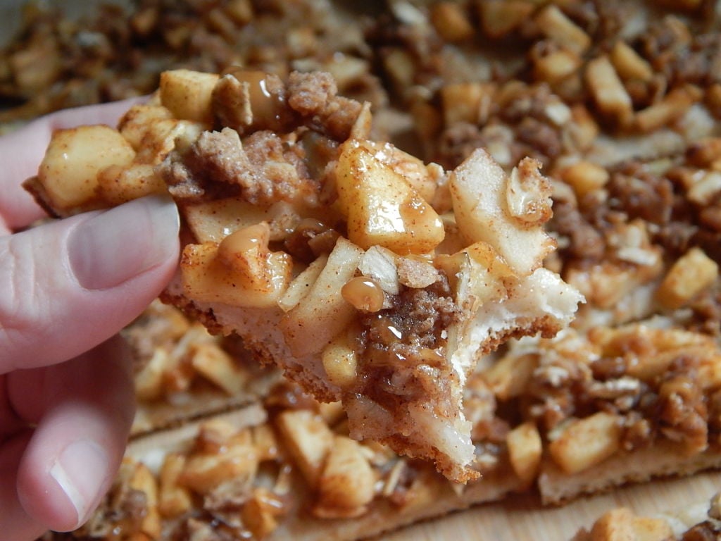 Apple Crisp Pizza